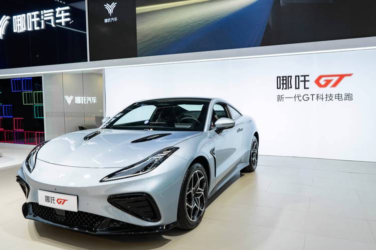 深圳大鹏新区景冠翔企业管理咨询哪吒汽车在智能汽车领域的表现，领途汽车在新能源汽车市场中的影响力